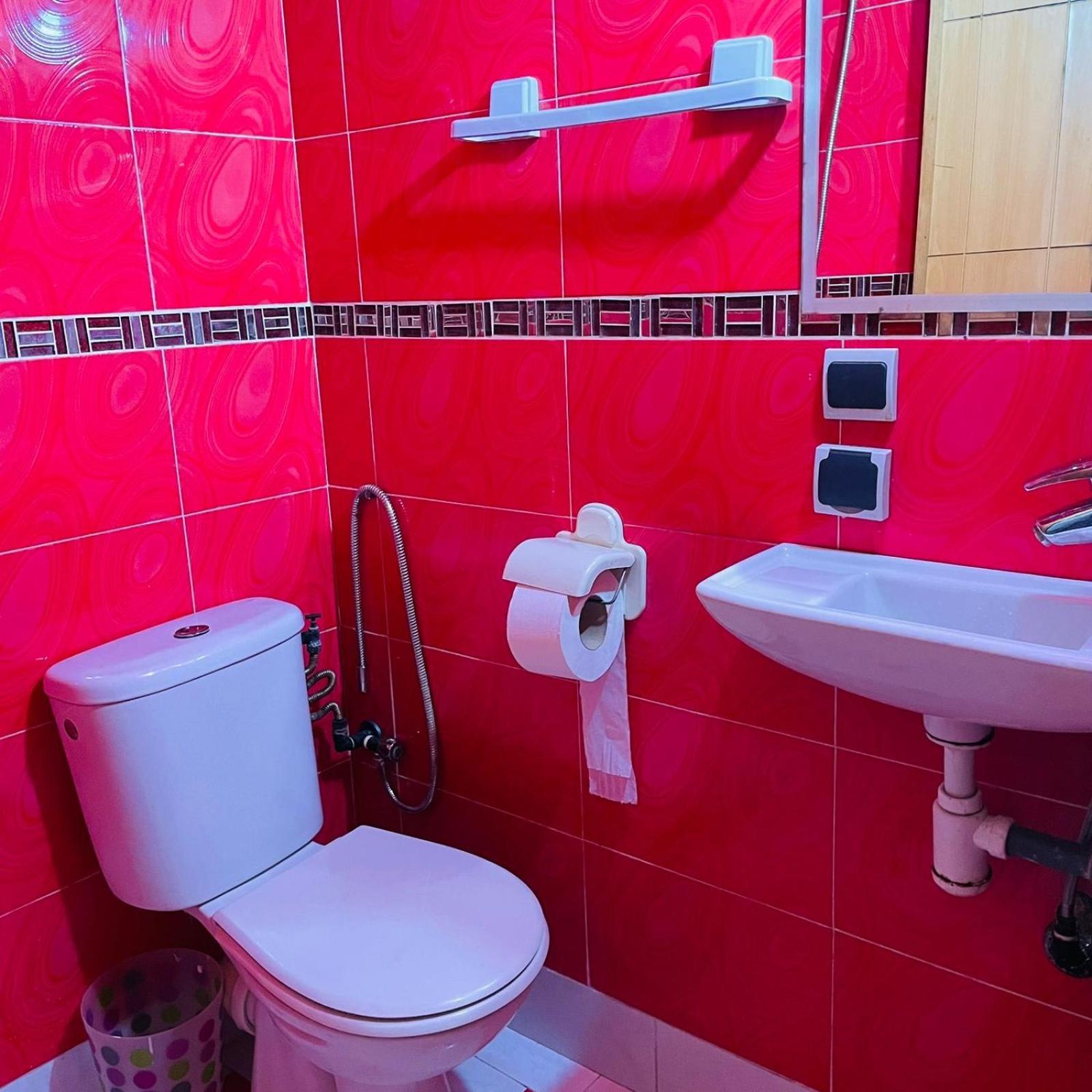 Apartment Touche Rouge Chic
